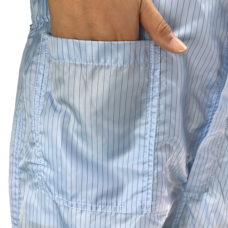 Jumpsuit collar ina seasamh frith -statach