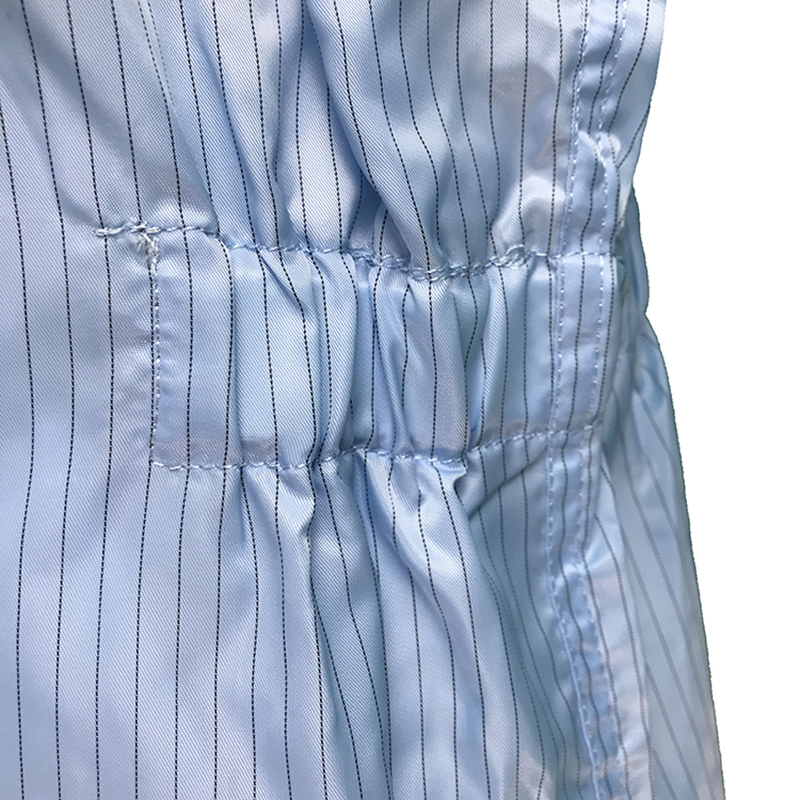 Jumpsuit collar ina seasamh frith -statach